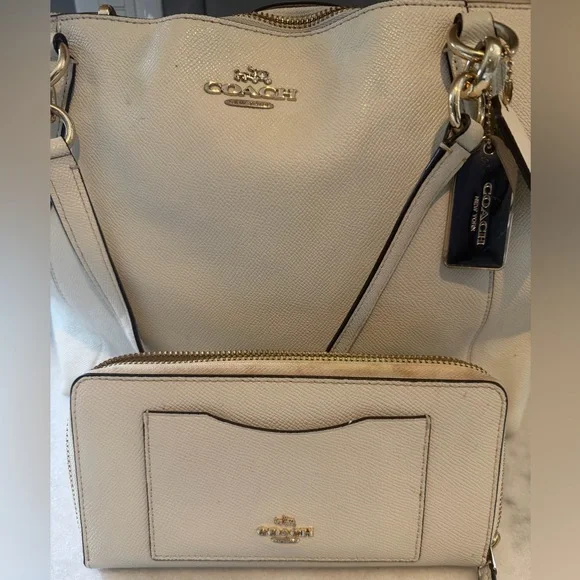 Coach Ava tote and matching wallet - Picture 1 of 17